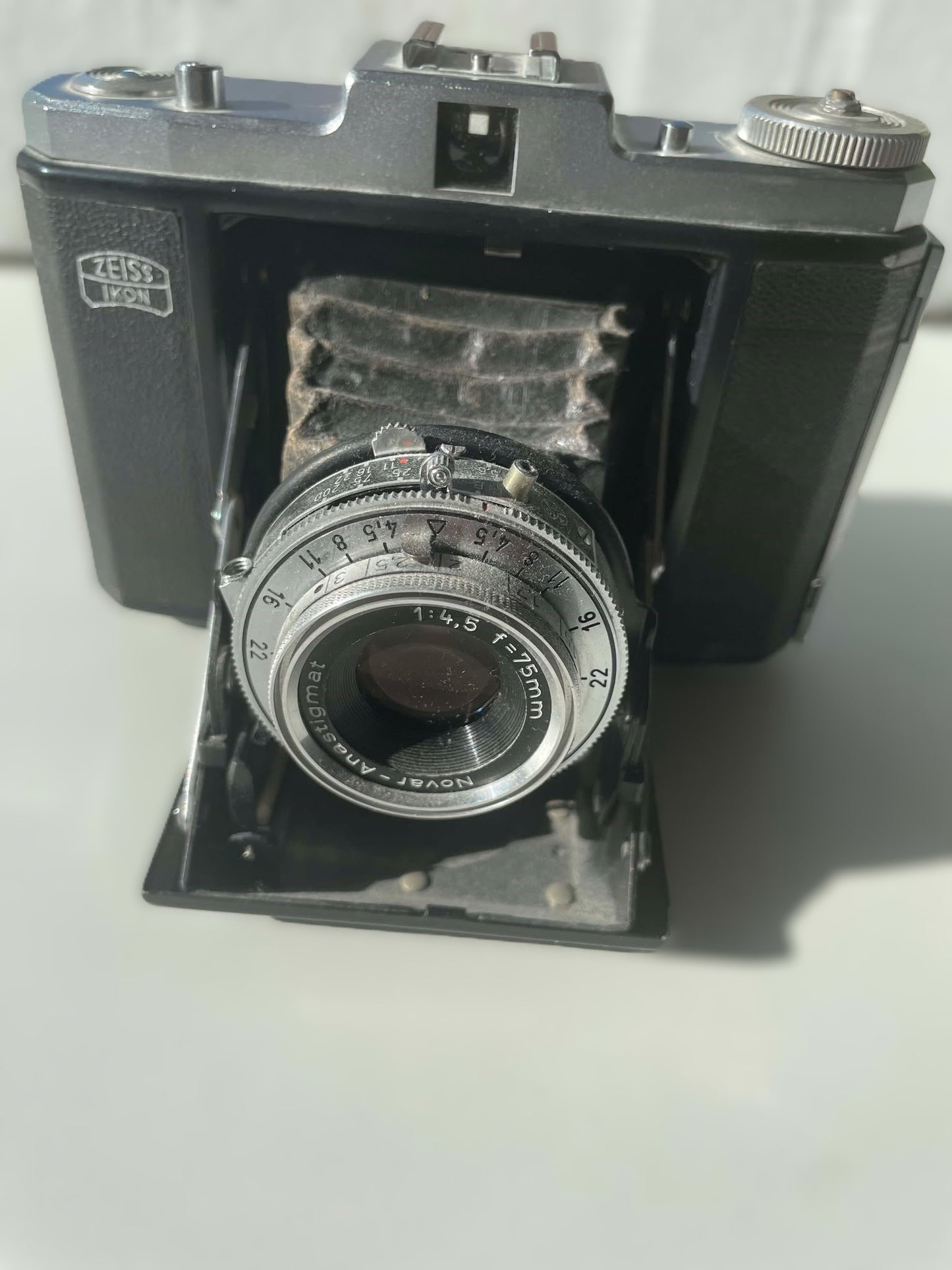 Vintage Folding Camera produced by the German company Zeiss Ikon in 1938 - no. 91000