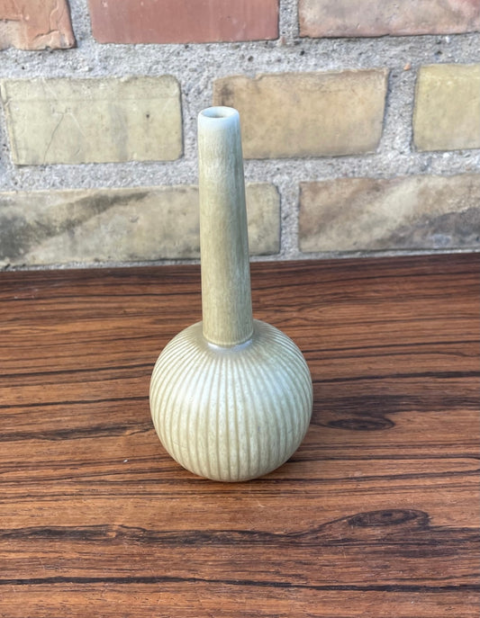 Beautiful Gunnar Nylund ceramic vase from Rørstrand - no. 09162