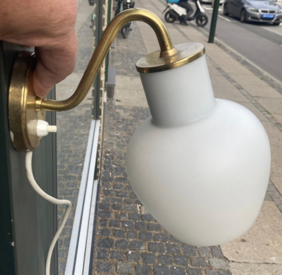 Beautiful old Bent Karlby wall lamp in brass and white opal glass - no. 0260