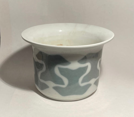 Beautiful Edith Sonne porcelain bowl from Bing and Grøndahl - no. 01997