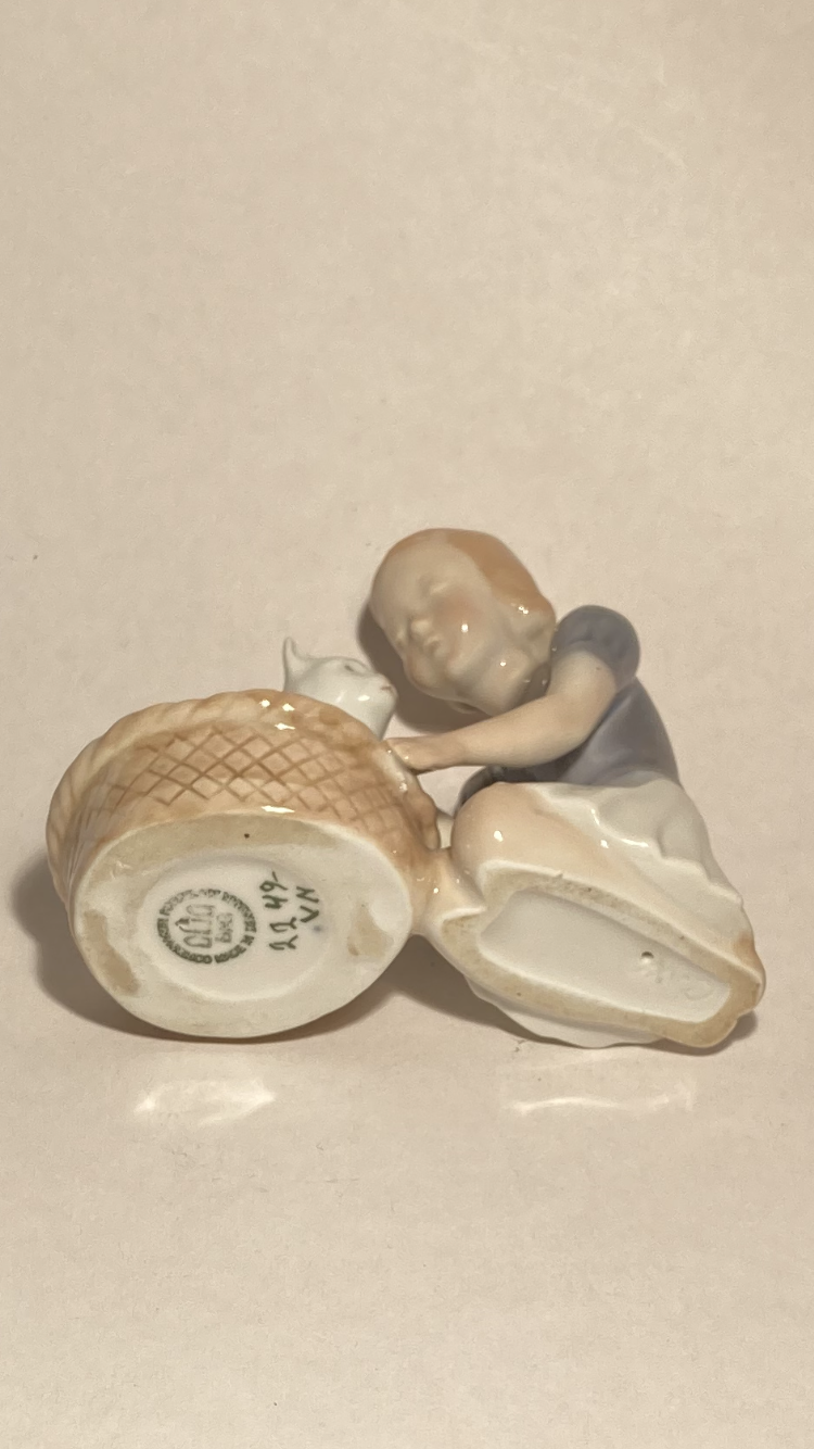 Nice porcelain figure from Bing &amp; Grøndahl - no. 01315