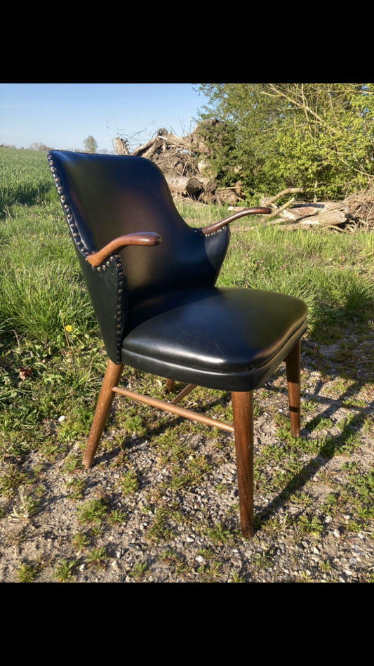 ローズウッドの肘掛け付きの美しい椅子 - no. 0501