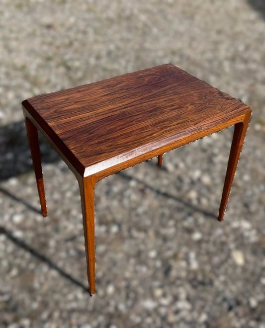 Nice side table in rosewood from CFC Silkeborg, design by Johannes Andersen - no. 09013