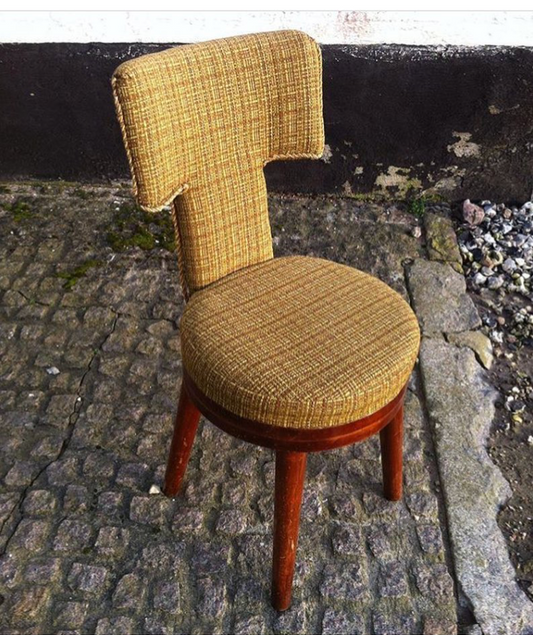 Beautiful upholstered chair / make-up chair - no. 0079