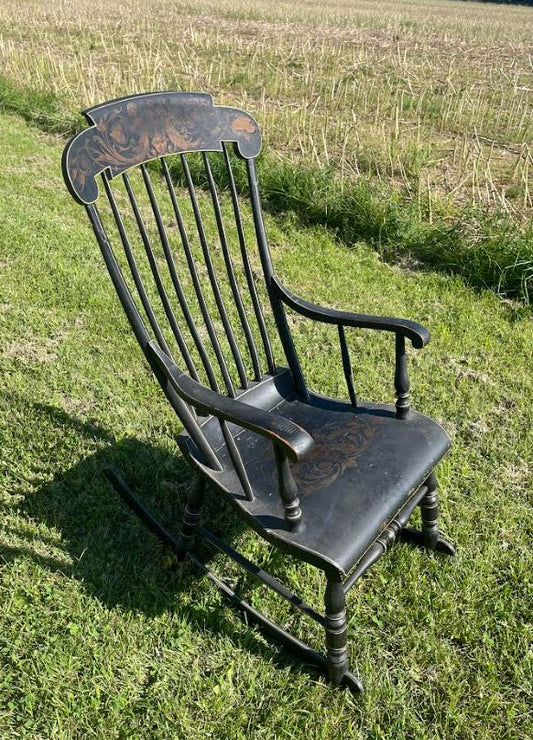 Beautiful antique rocking chair from Copenhagen - no. 09030