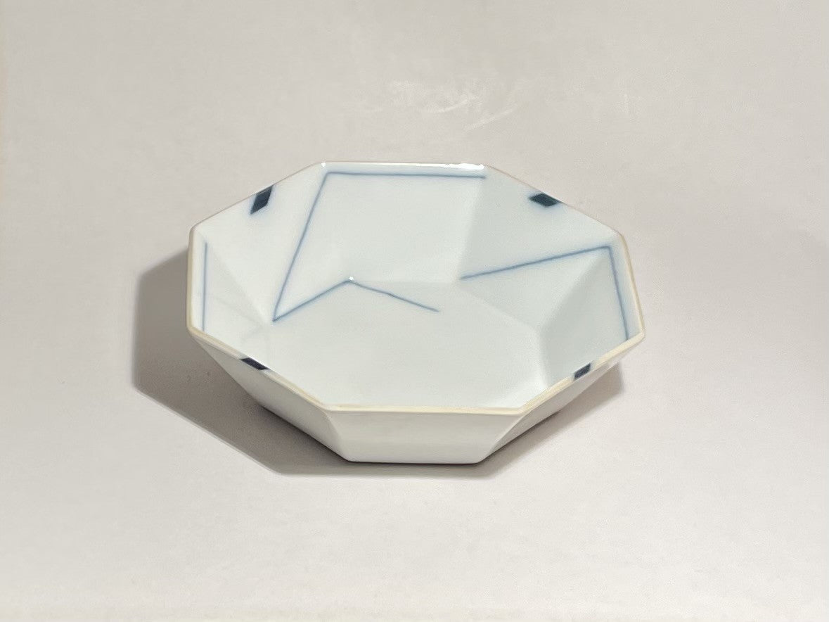 Beautiful Bodil Manz porcelain 8 square dish - no. 01625