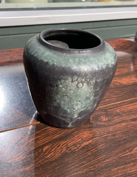 Axel Brüel stoneware vase from Nymølle - no. 0357
