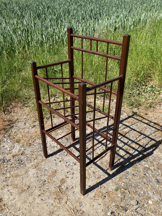 Magazine holder in great condition - no. 0169