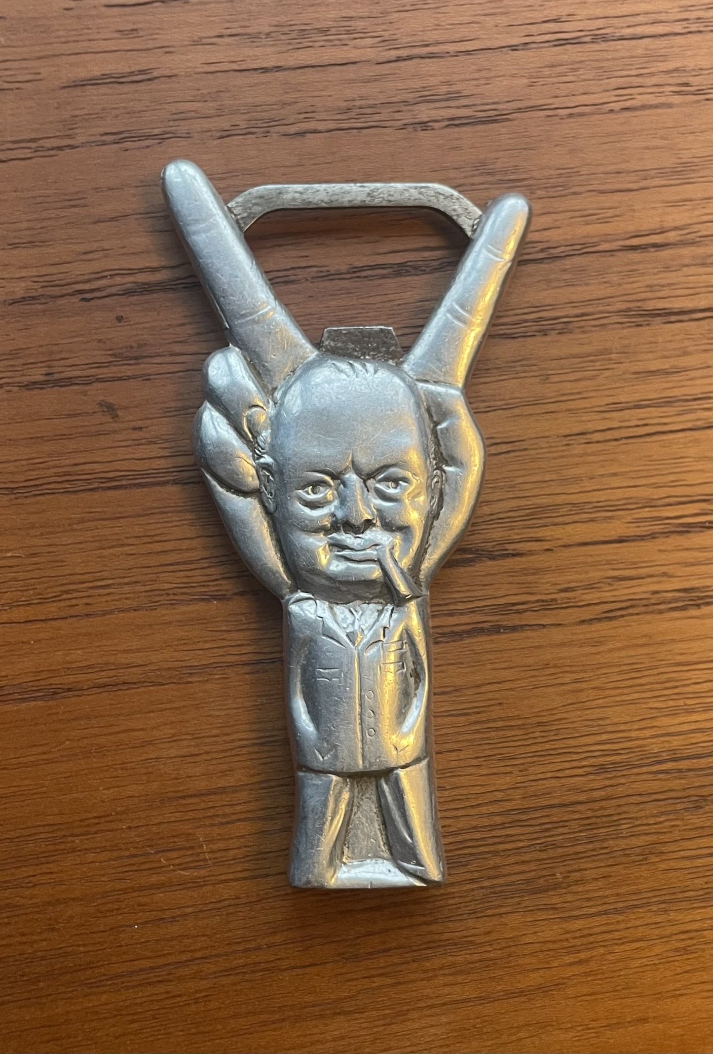 Churchill “V Day 1945“, aluminum bottle opener - no. 021005