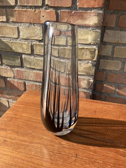 Beautiful Vicke Lindstrand glass vase for Kosta Boda - no. 0606