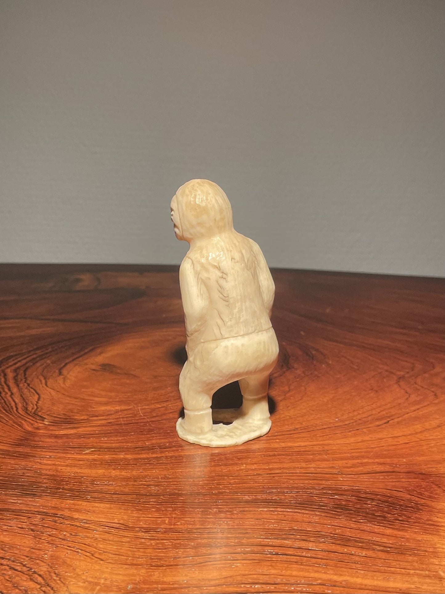 Greenlandica figurine made of seal bone, circa 1920-1940 - no. 060050