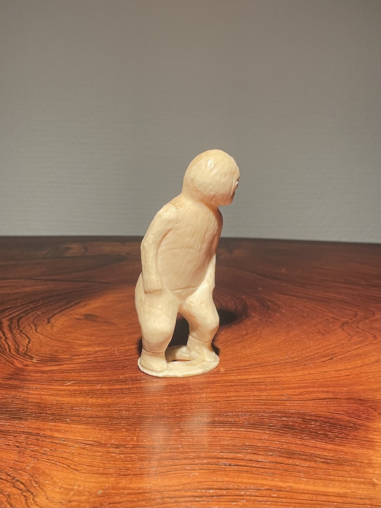 Greenlandica figurine made of seal bone, circa 1920-1940 - no. 060050