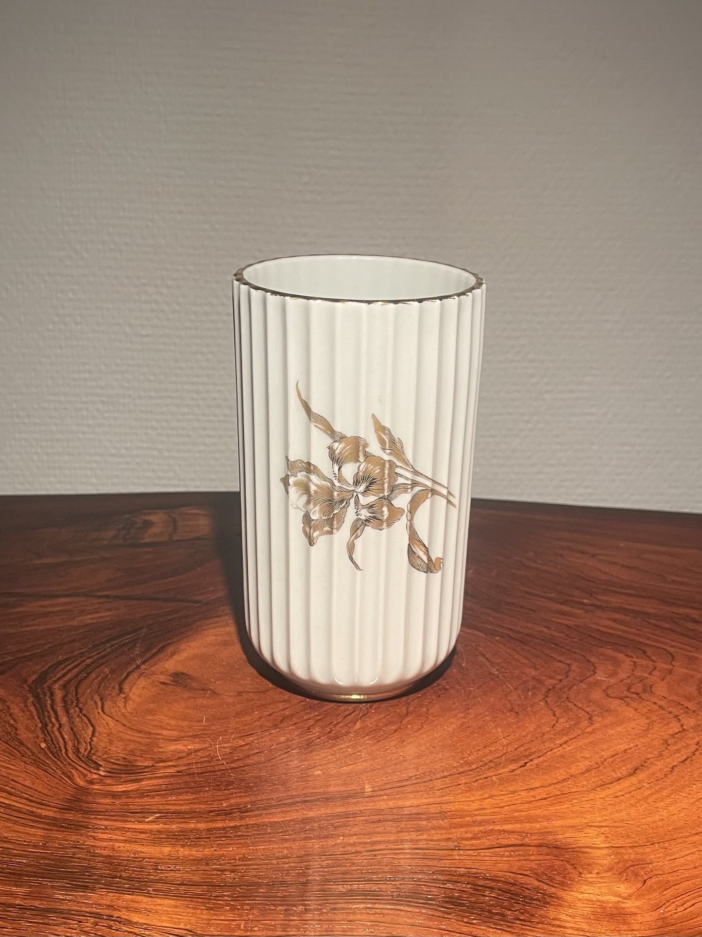 Lyngby porcelæn vase - nr. 090060