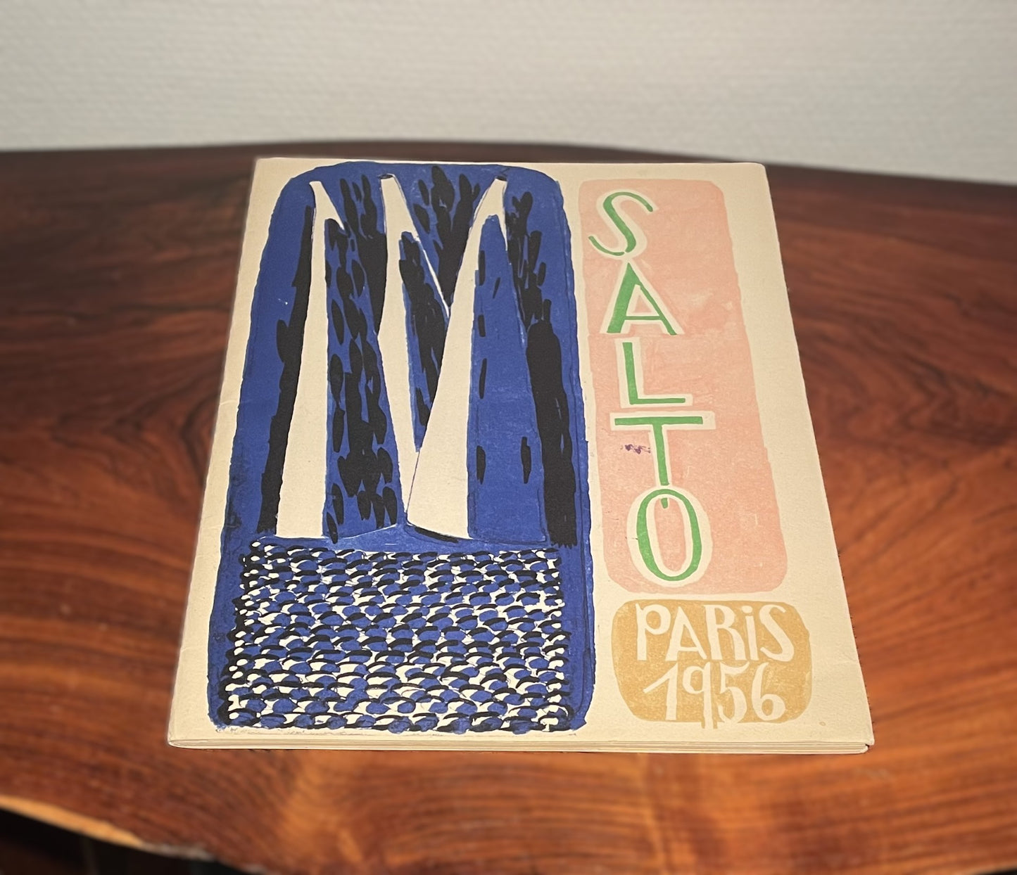 Axel Salto bog fra Paris udstilling i 1956, signeret med blyant - nr. 0009