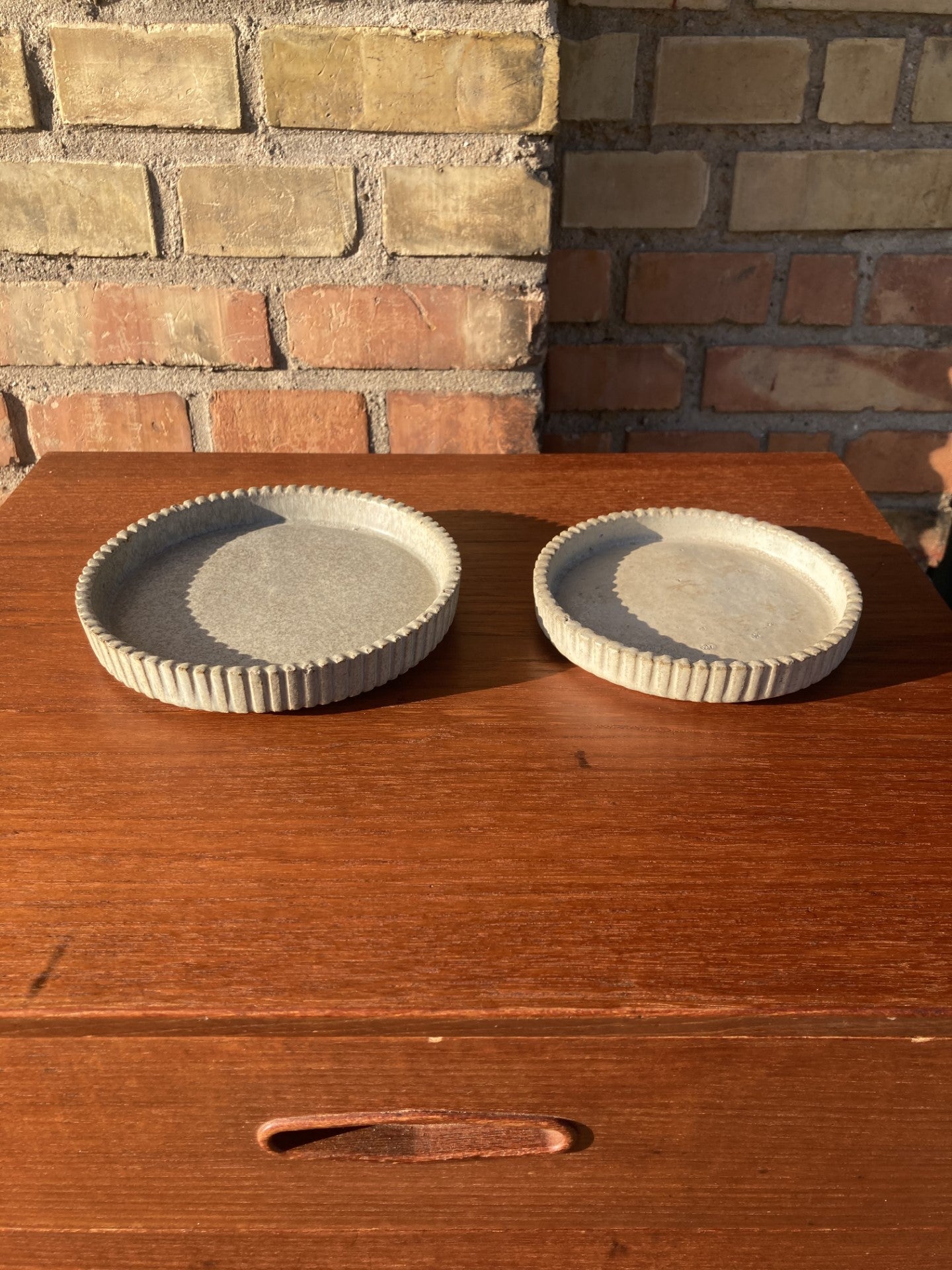 2 beautiful Arne Bang stoneware dishes - no. 0625