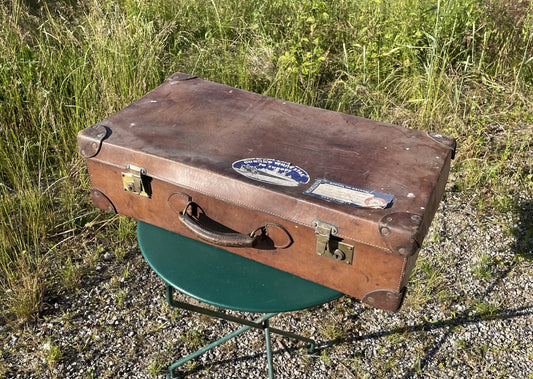 Flot vintage rejse kuffert i kernelæder og messing låse - nr. 036010