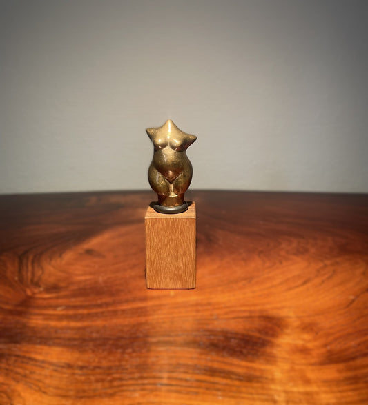 Pernille Brethvad design, Torso vinprop af bronze signeret - 99000