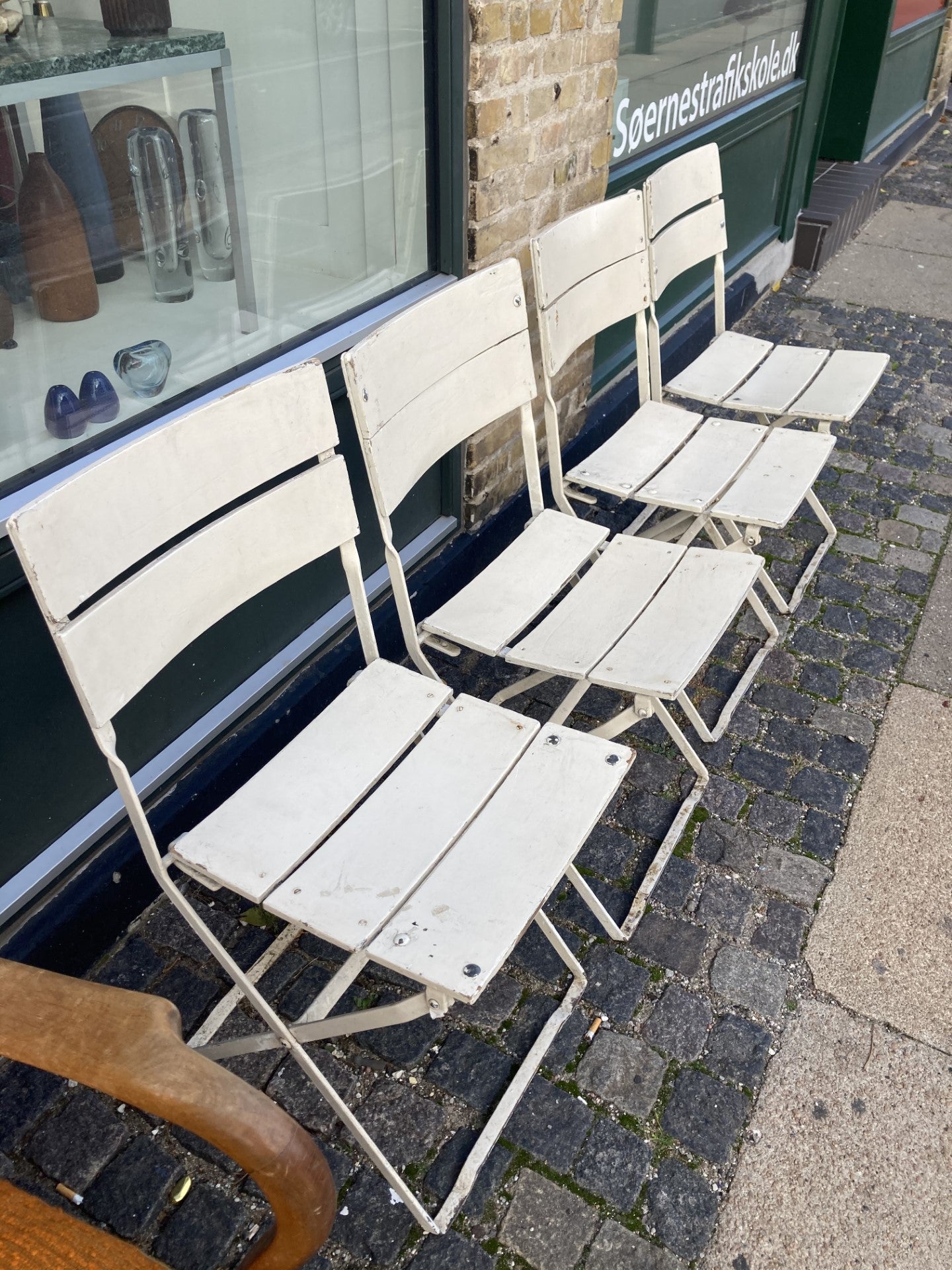 4 French café chairs, iron frame and wooden seat and back - no. 0999