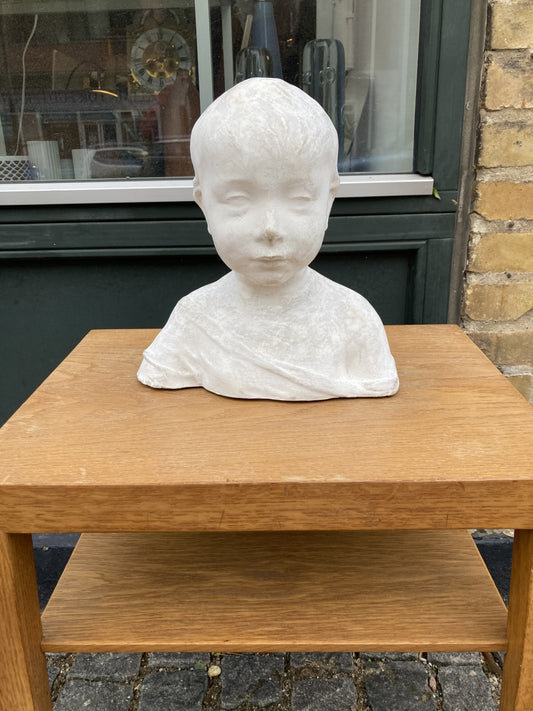 Nice plaster bust of a boy - no. 0198