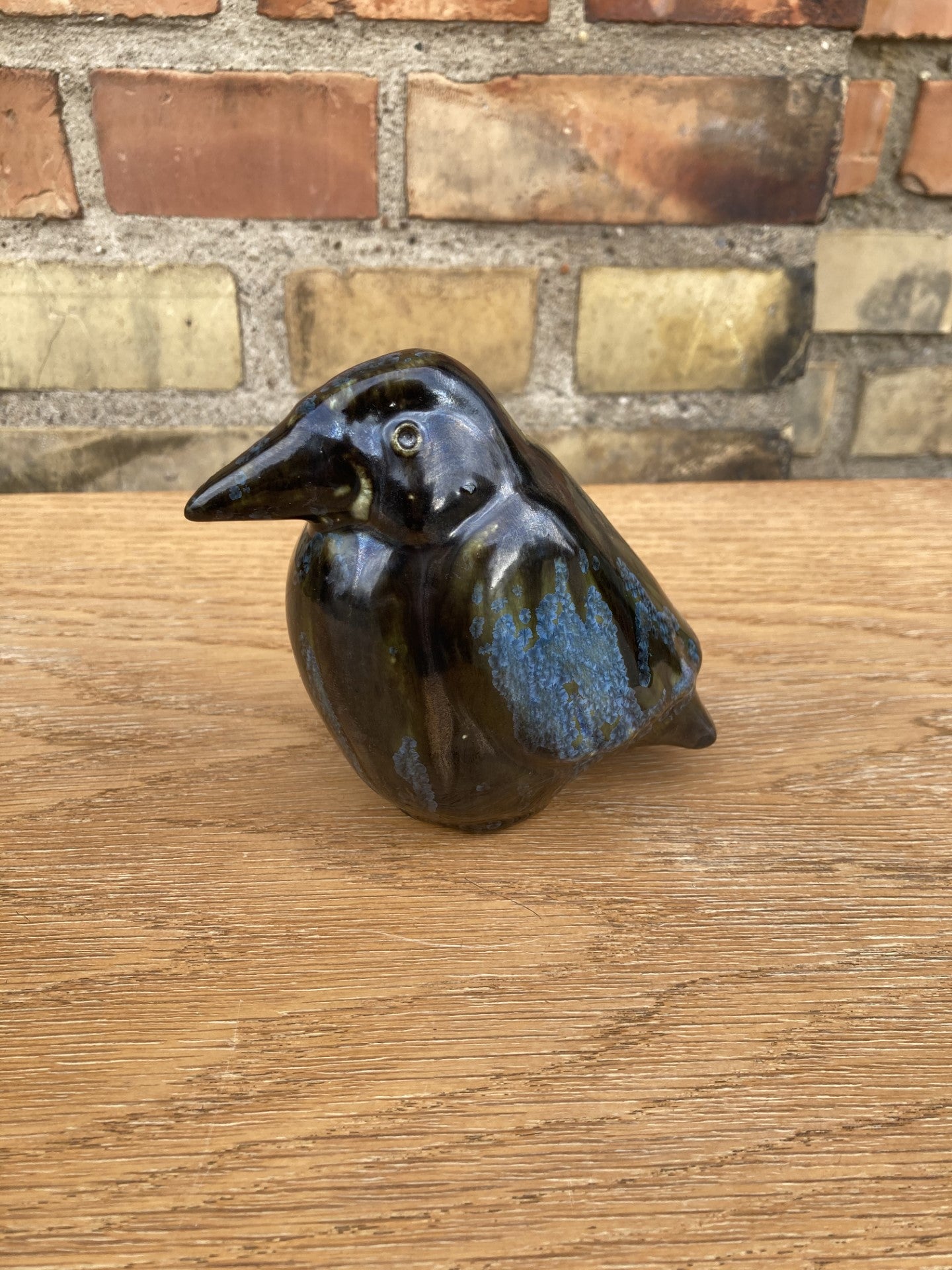 Beautiful ceramic raven from Klase/Høganæs - no. 01029