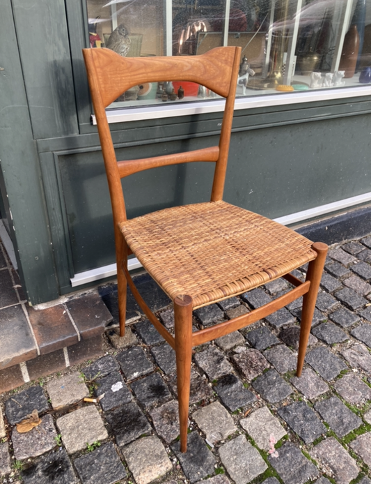 Flot vintage stol fra Italien med stel af frugttræ & sæde med flet - nr. 012050