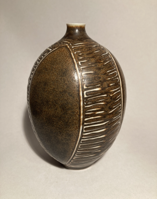 Unique vase from Royal Copenhagen, design by Gerd Bøgelund - no. 01470