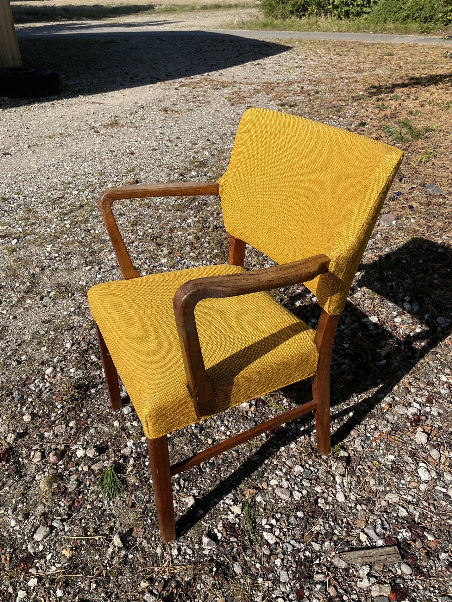 Beautiful carpenter armchair made of rosewood - no. 09070