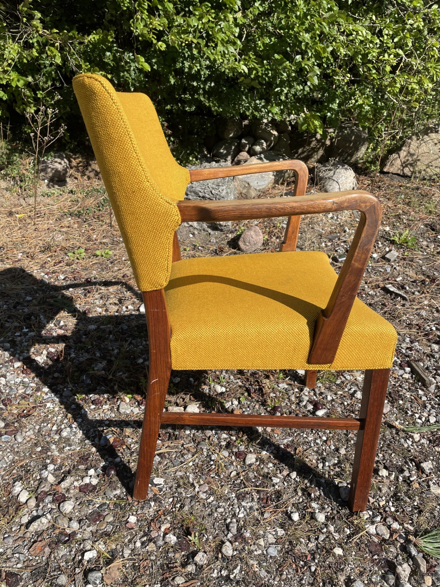 Beautiful carpenter armchair made of rosewood - no. 09070