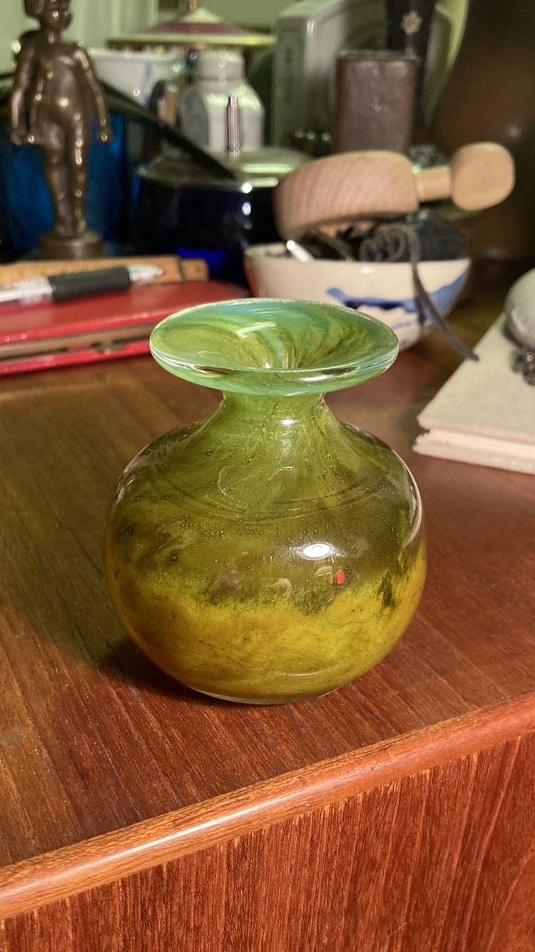 Smuk lille glas vase