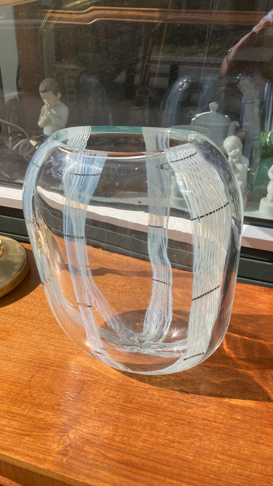 Incredibly beautiful glass vase